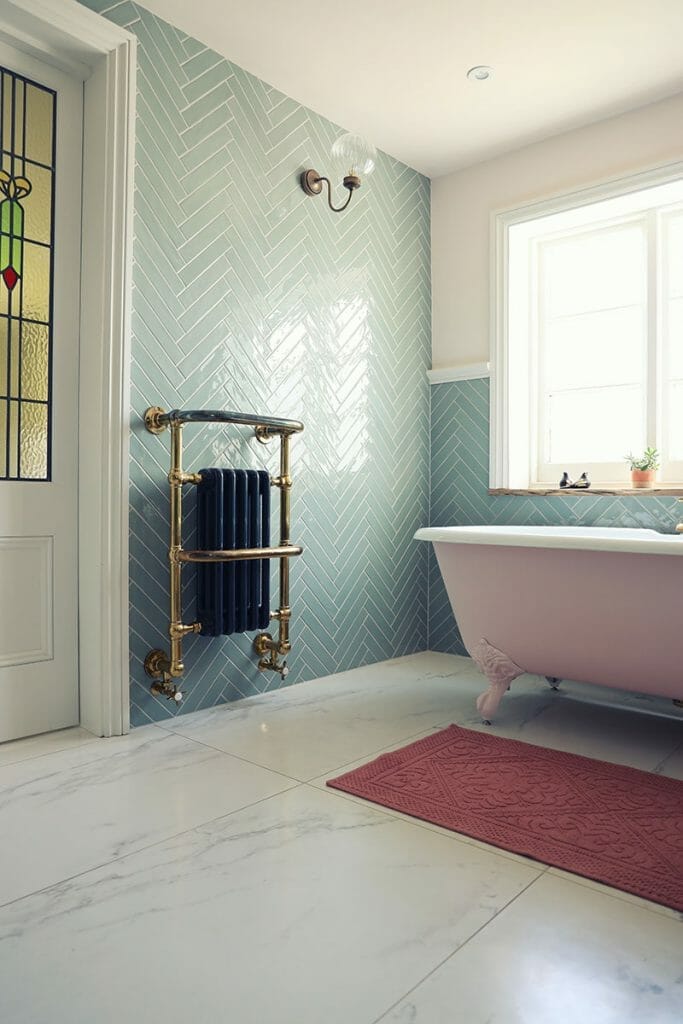 The Mom Sanctuary: Bathroom Trends Fancy Tub Time